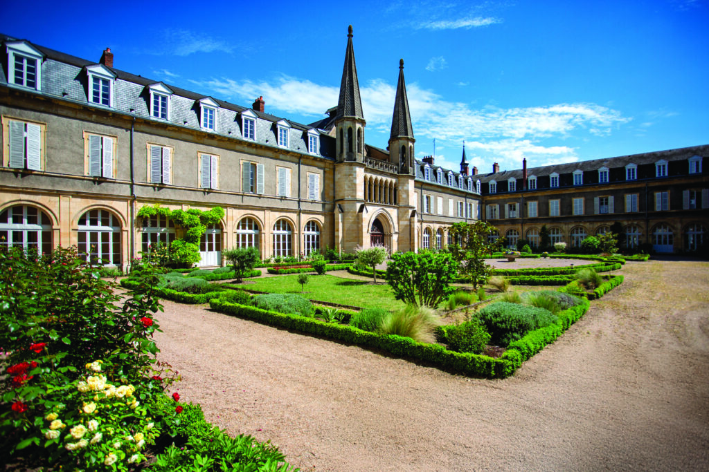 Sanctuaire Sainte-Bernadette.