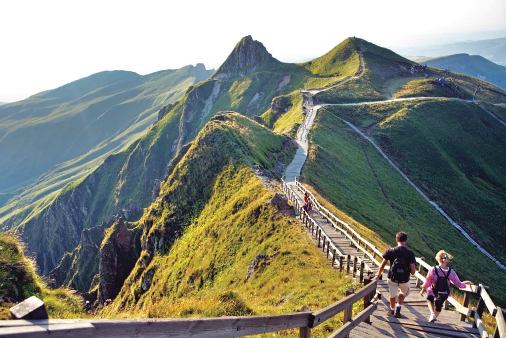 En randonnée sur les crêtes du Sancy.