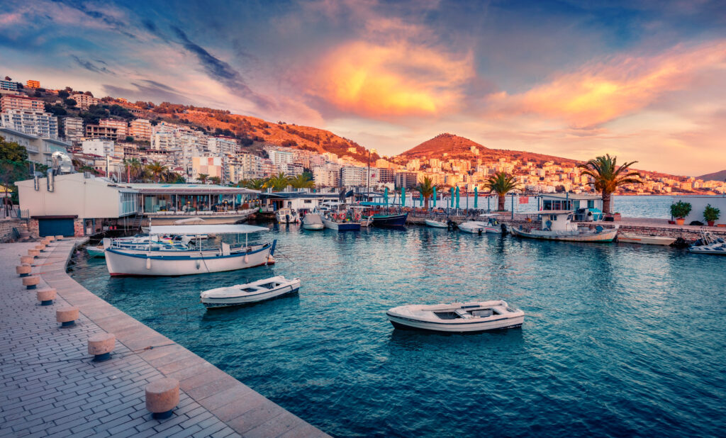 Port de Saranda en Albanie