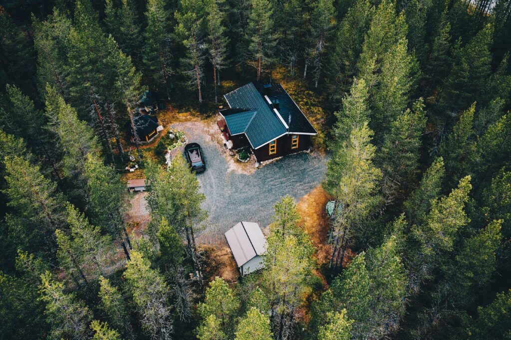Maison isolée dans les bois