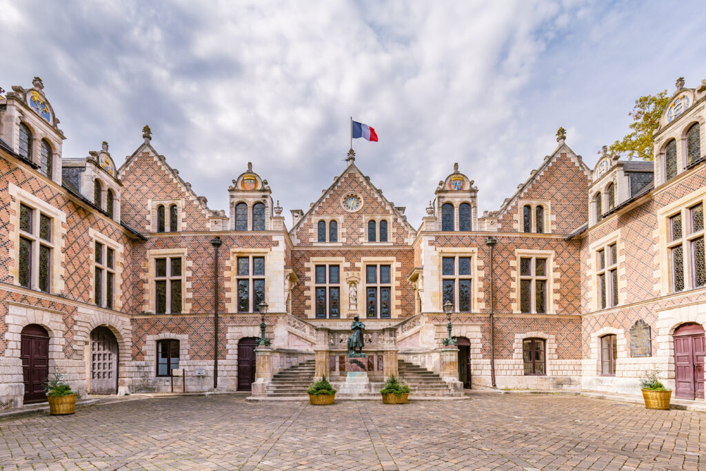 Que faire à Orléans ? Aller à l'hôtel Groslot