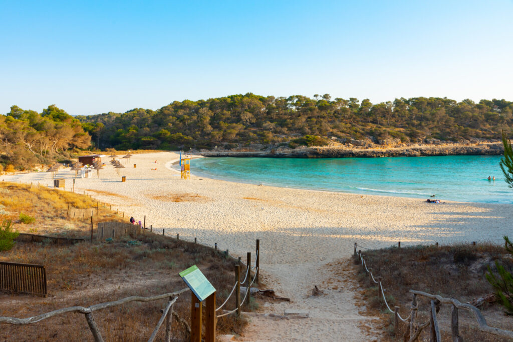 Playa de S'Amarador dans le parc naturel Mondragó