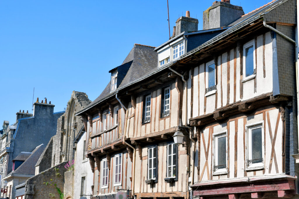 Architecture dans les rues de Quimperlé en Bretagne