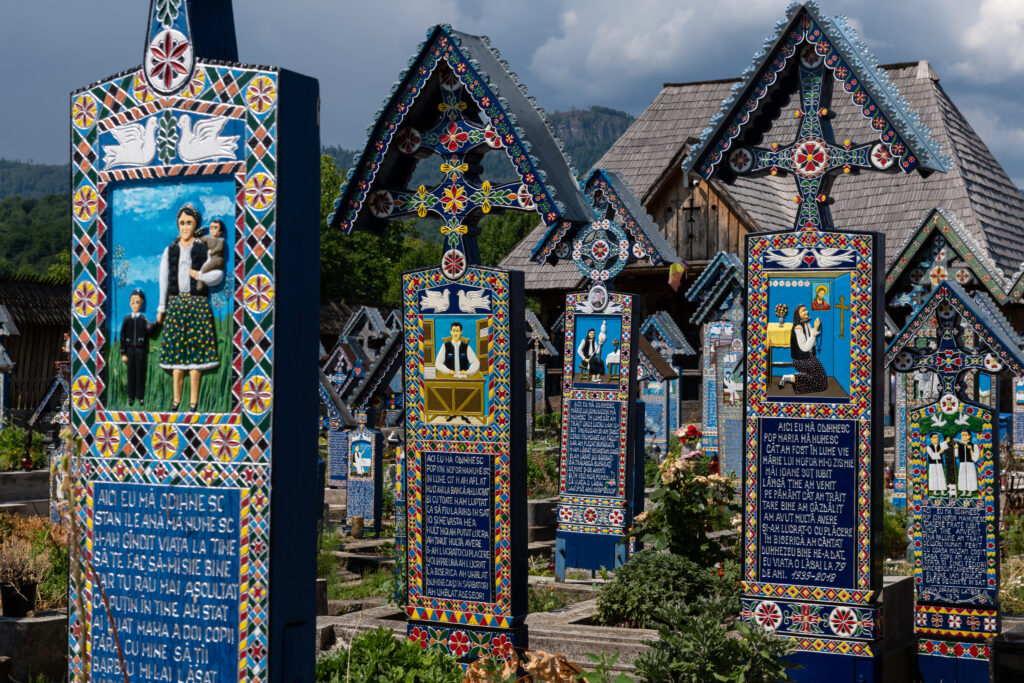 Cimetière de Sapanta en Roumanie, parmi les plus beaux cimetières 