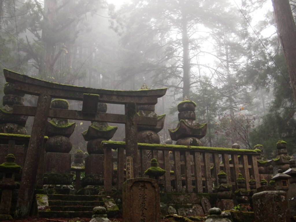 Mont Koya - plus beaux cimetières du monde
