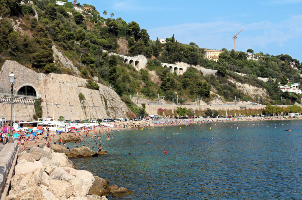 Que faire à Villefranche sur mer ? Se détendre à la plage des Marinières