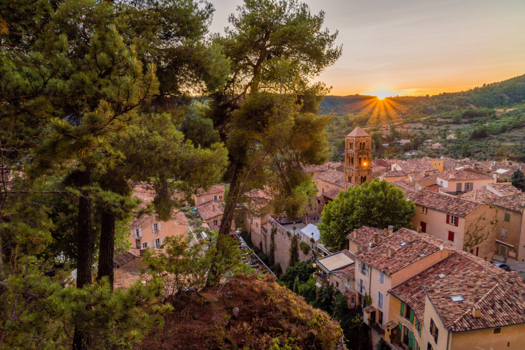 Moustiers Sainte Marie, parmi les plus beaux villages de Provence-Alpes-Côte-d'Azur
