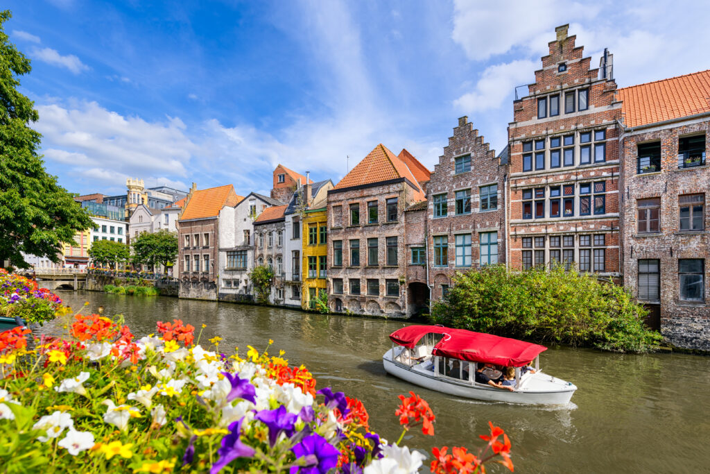 Que faire à Gand ? Voguer sur la Lys en bateau