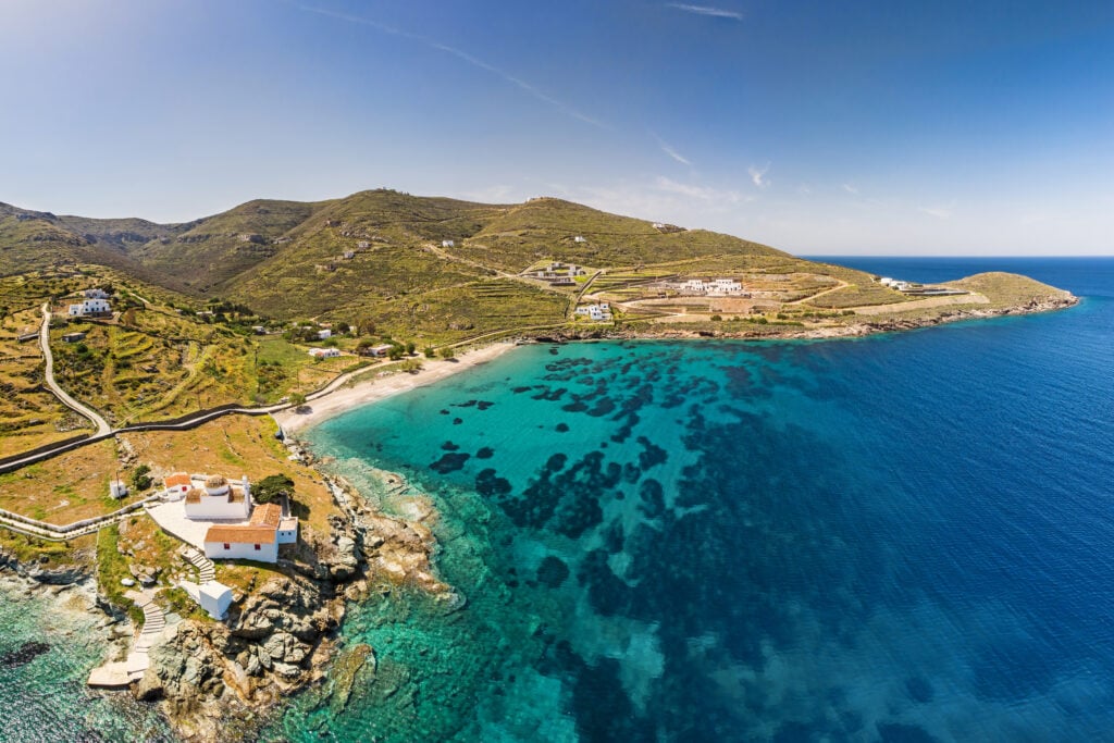 Où partir en Grèce loin de la foule ? Plage de Kythnos