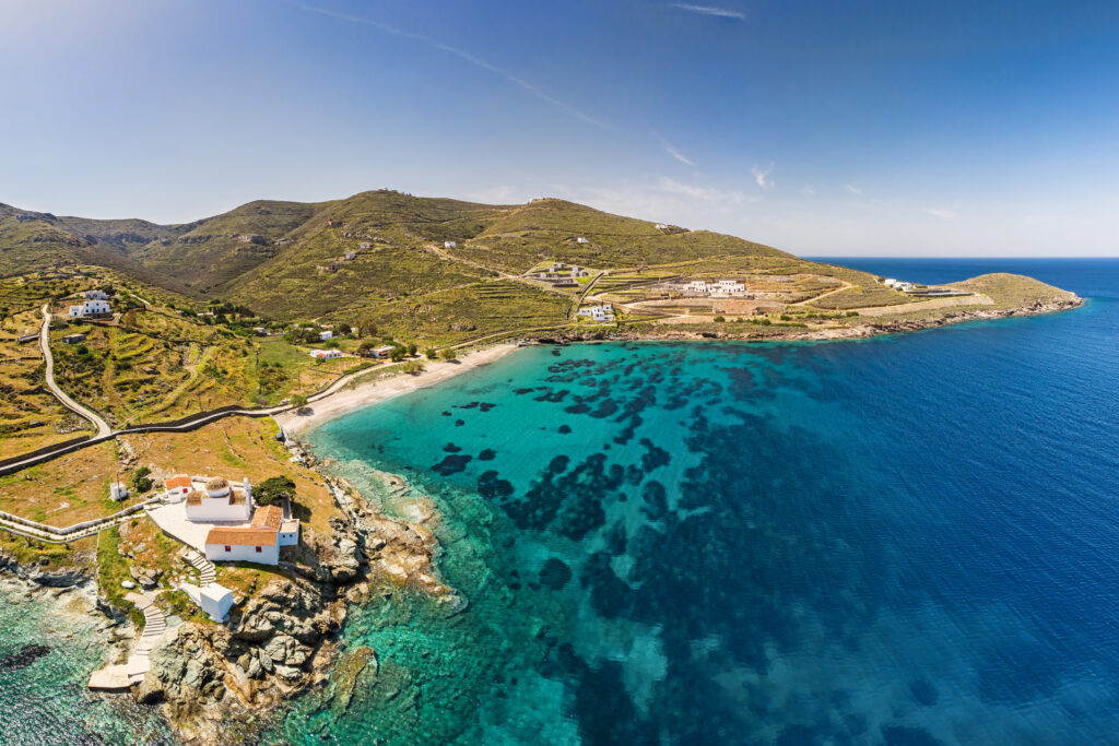 Où partir en Grèce loin de la foule ? Plage de Kythnos