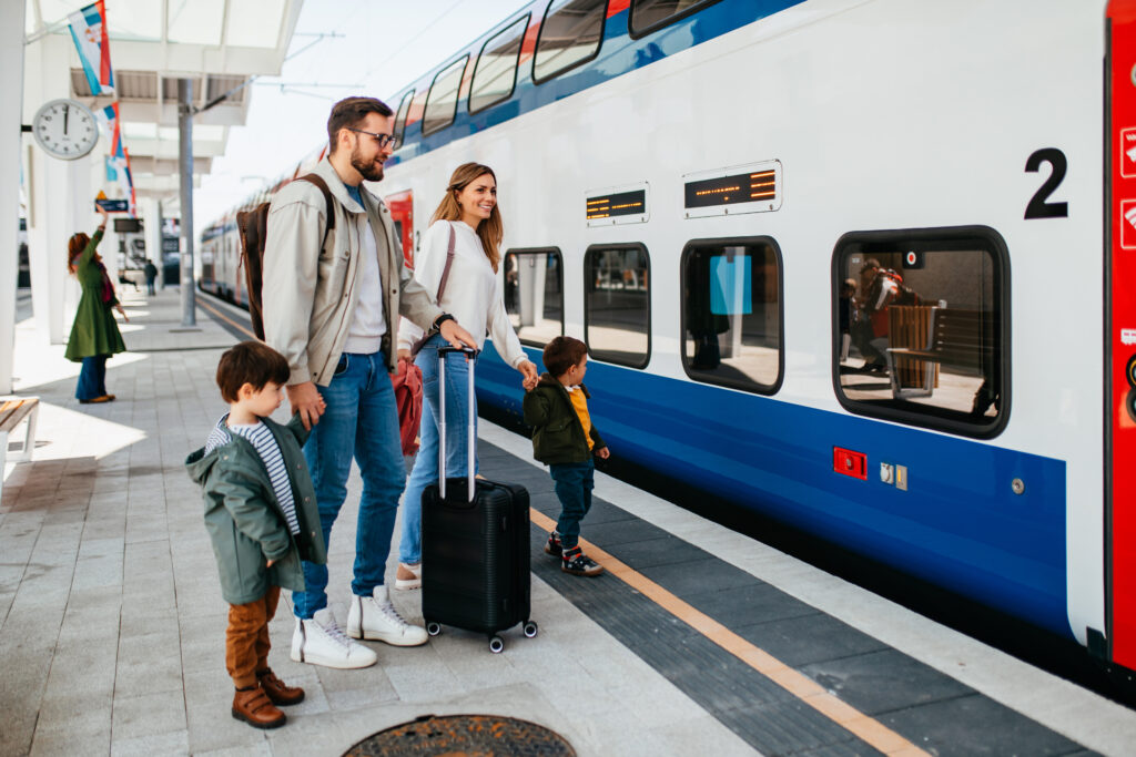 Famille prenant le train - où partir en Europe sans avion quand on a des enfants ?