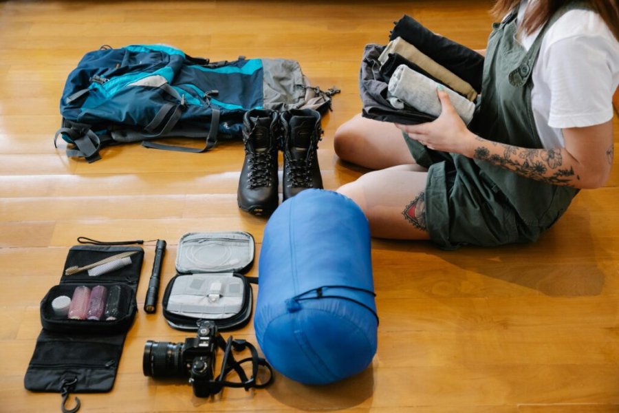 Tips for travelling last-minute without overspending