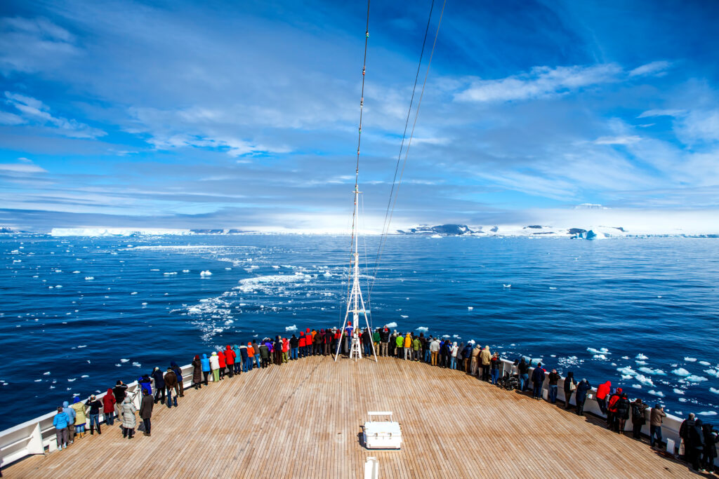 Bateau de croisière en Antarctique - Voyages en Antarctique, quel impact sur l'environnement ?
