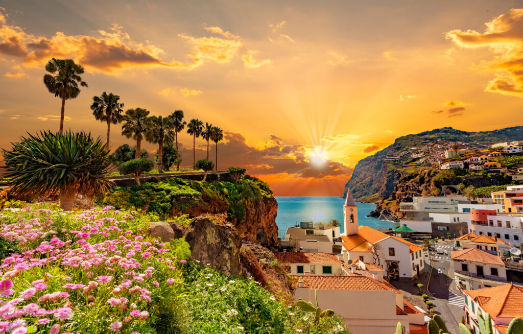 Vue sur Camara de Lobos sur l'île de Madère