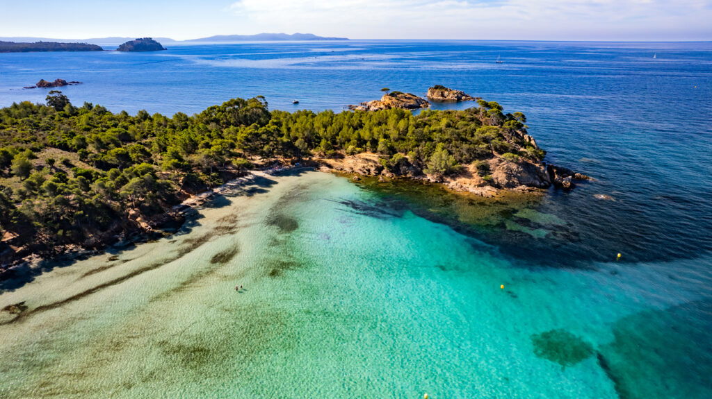 Vue de la Baie de l'Estagnol à Bormes les Mimosas
