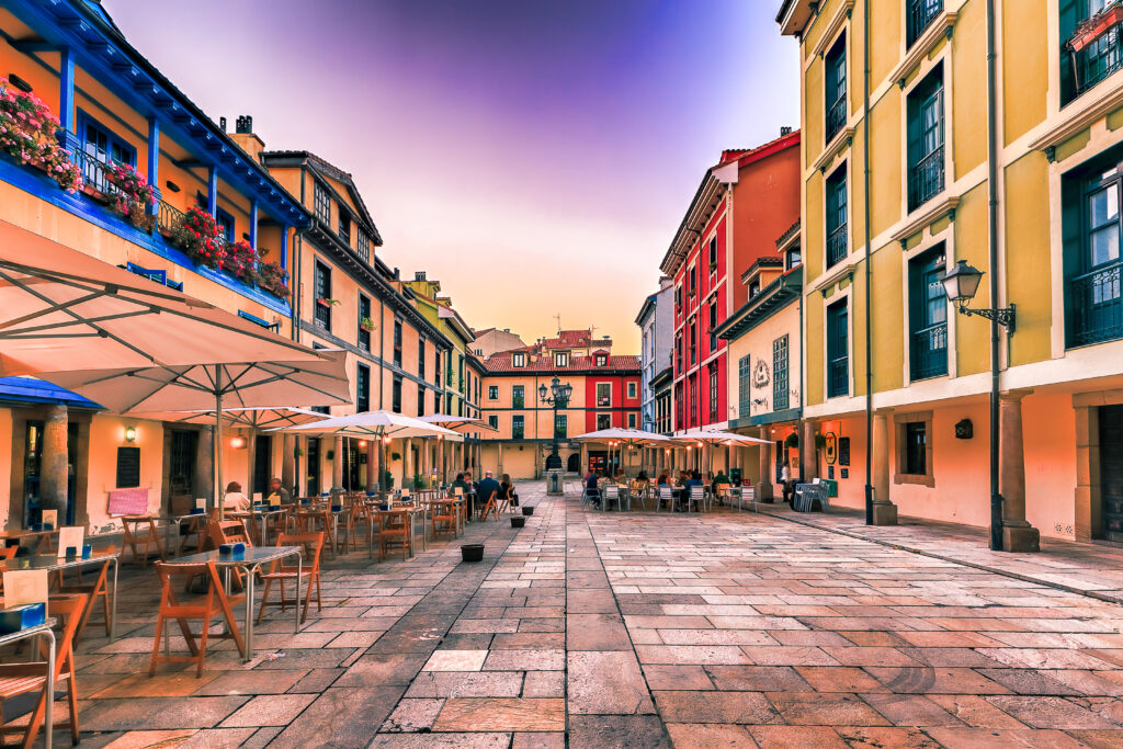 Que faire à Oviedo ? Un tour sous les arcades de la place Fontán