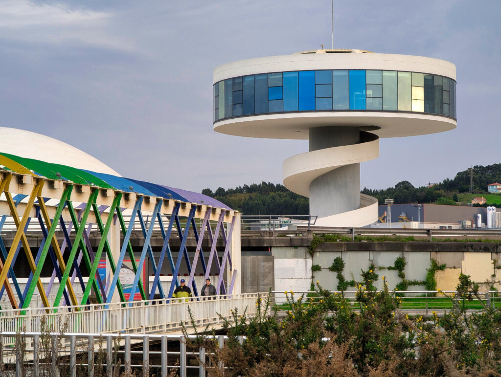 Que faire à Avilés ? Aller voir Centre Niemeyer