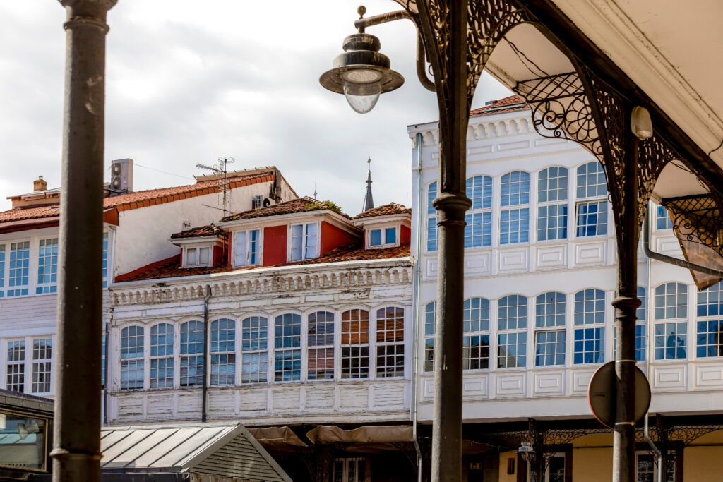 Maison typiques sur la place du Marché d'Avilés