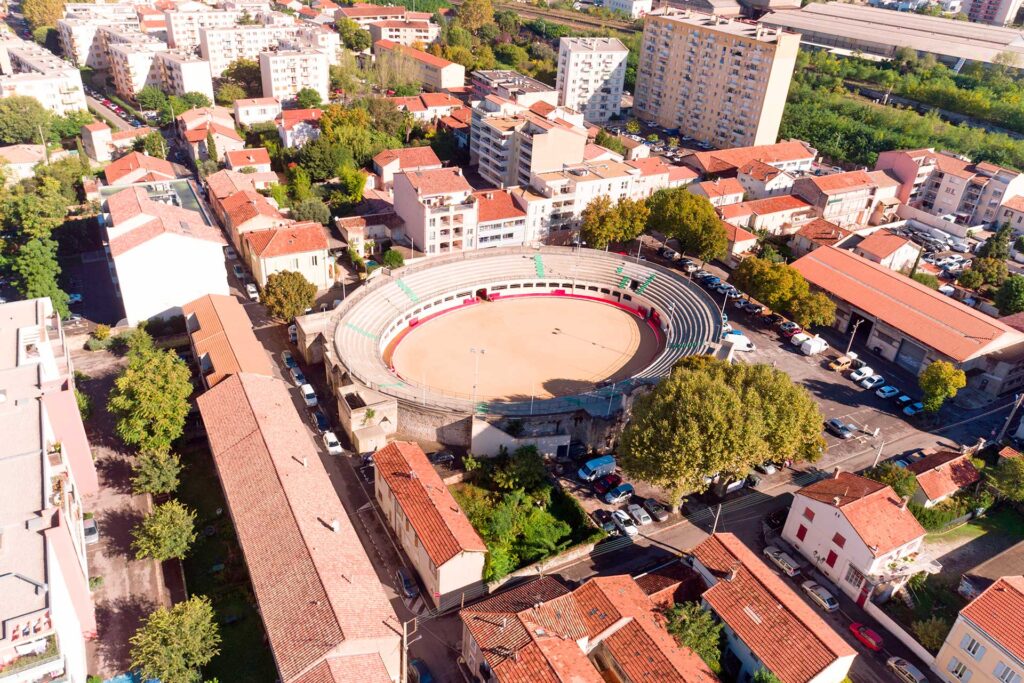 Vue sur les arènes de Tempéras