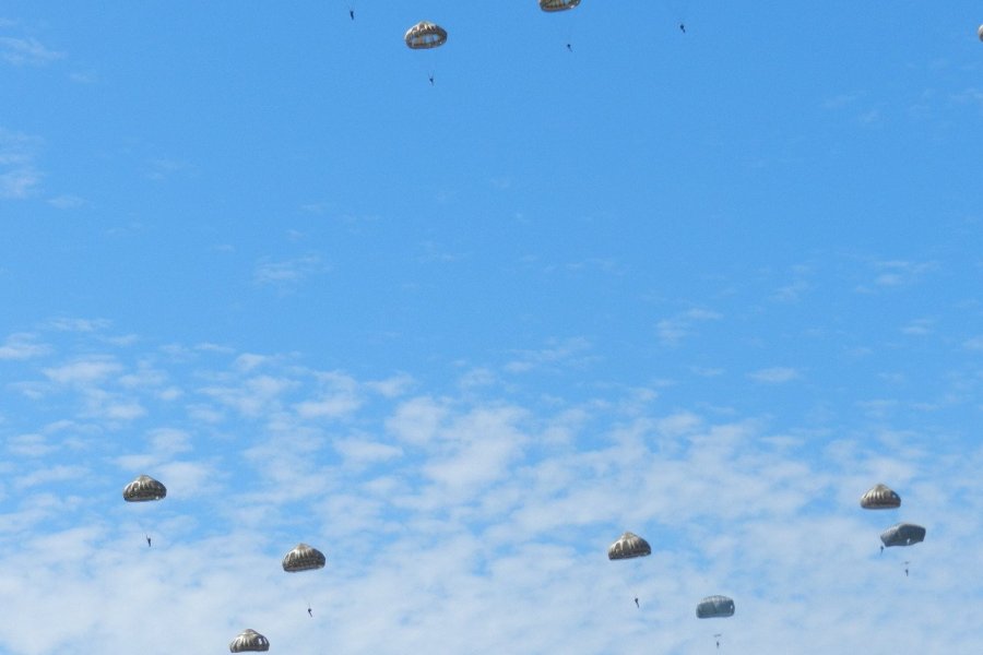 parachutage à la fiere