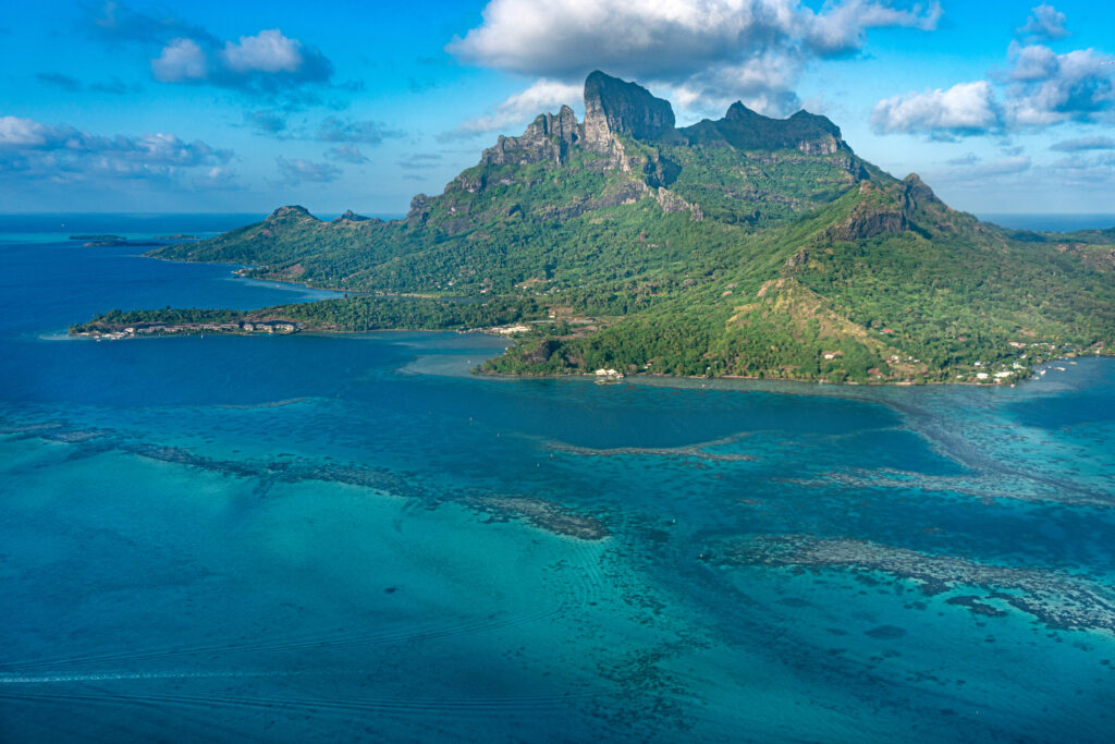 Vue aérienne de Bora