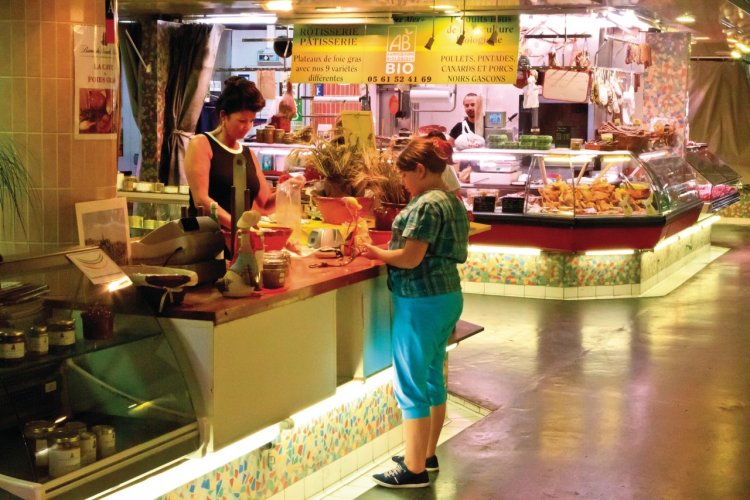 Marché des Carmes - © Lawrence BANAHAN - Author's Image