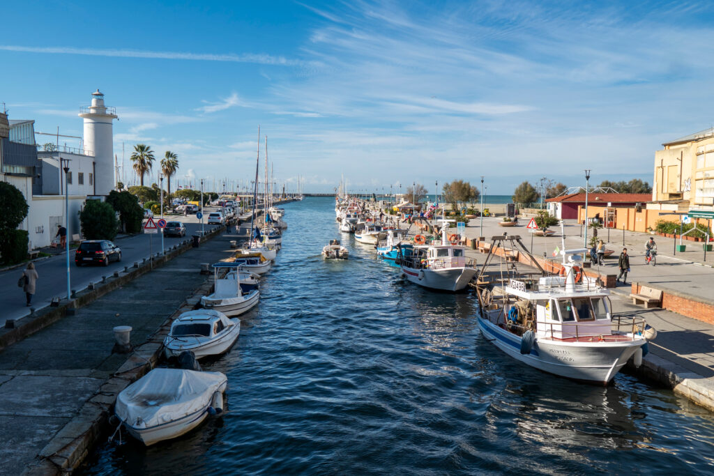 Vue sur le port de Viareggio