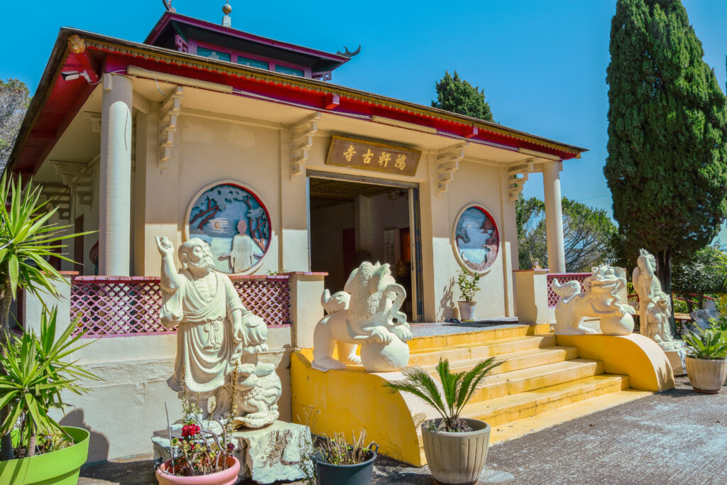 Pagode bouddhique Hông Hiên à Fréjus