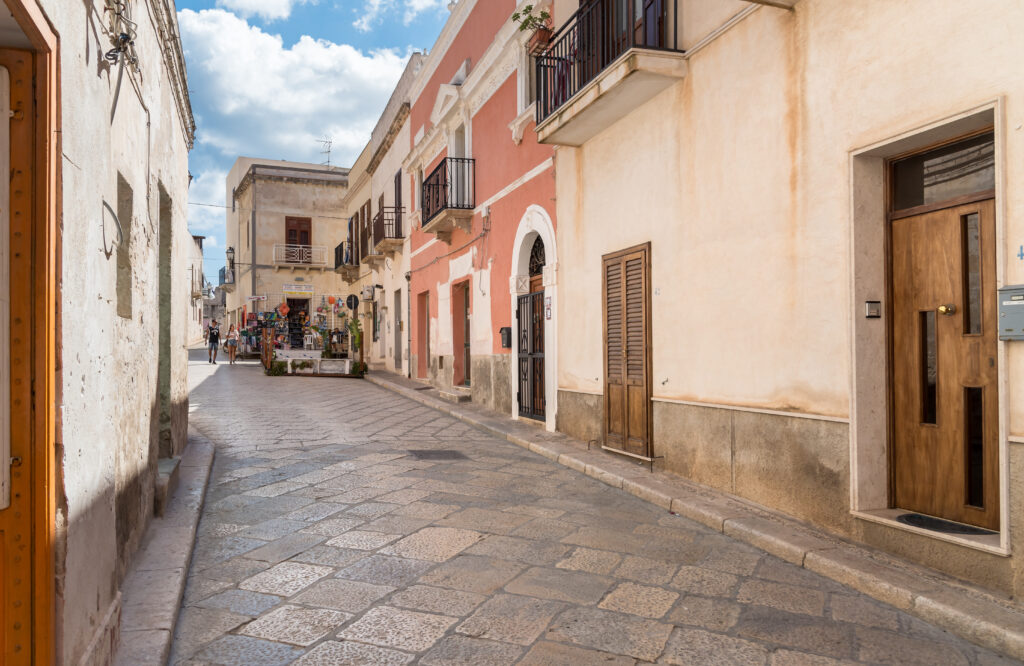 Visiter les îles Égades -
Village de Favignana