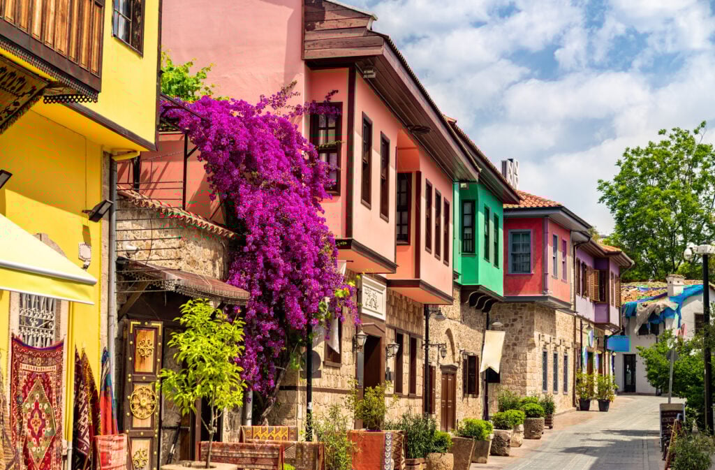 Maisons traditionnelles dans la vieille ville d'Antalya