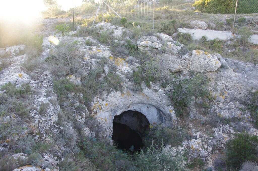 Aller voir la Grotte des Fées