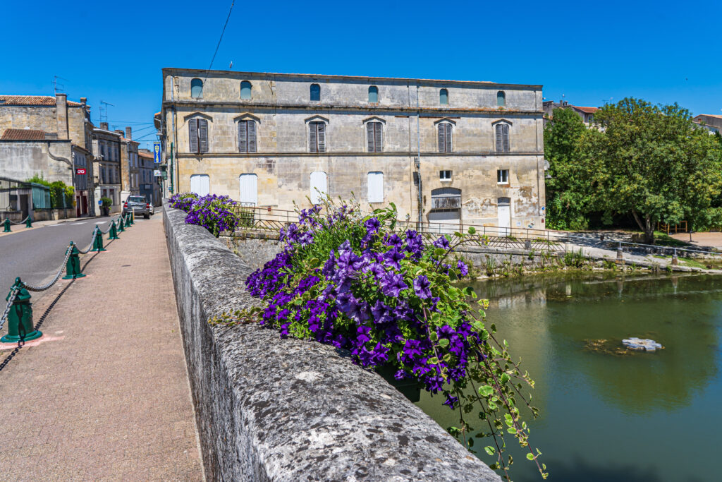 Rue à Jonzac 