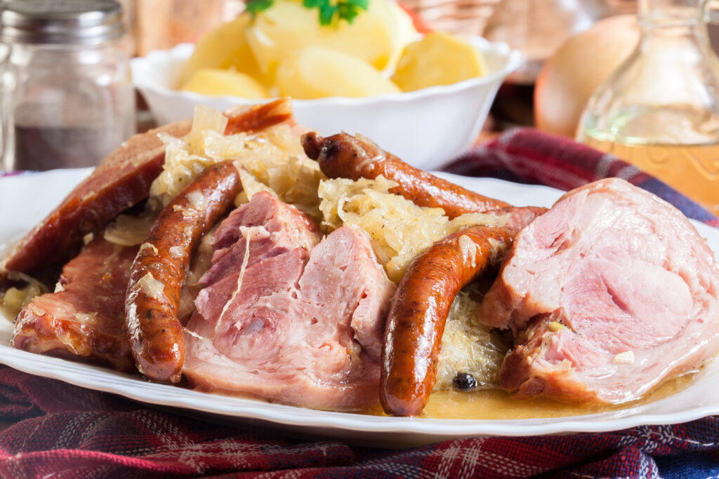 Choucroute garnie - Alsace spécialités culinaires 
