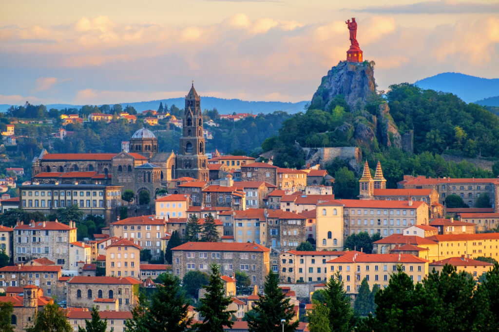 Vue sur le Puy-en-Velay et Notre Dame de la France