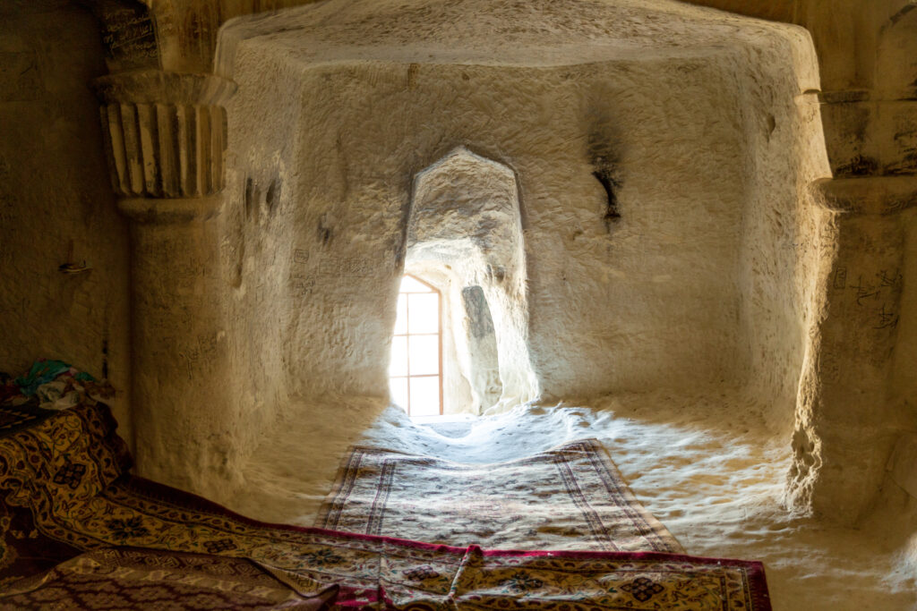 La mosquée souterraine de Shakpak-Ata