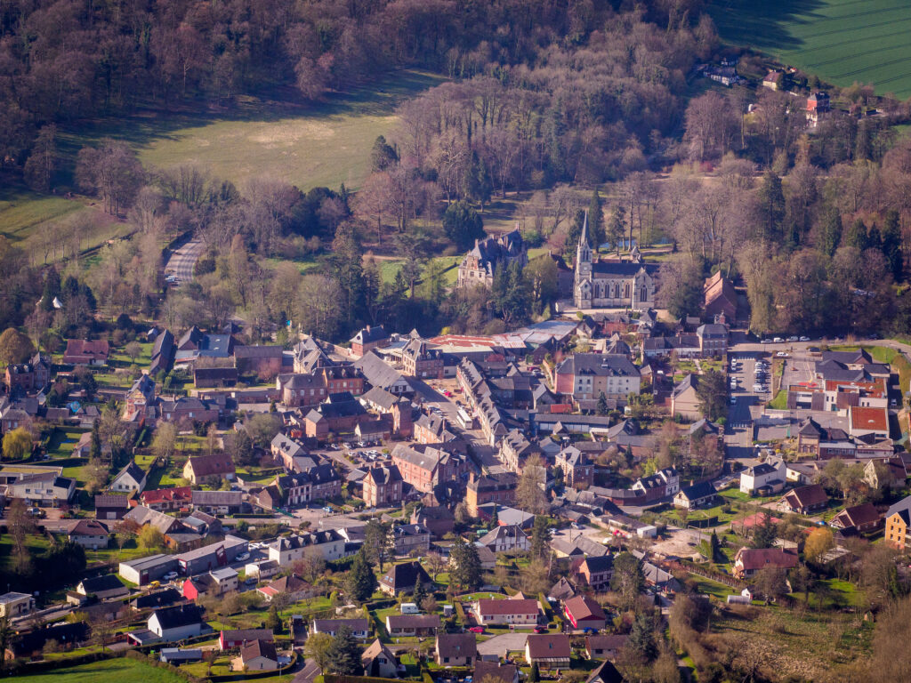 Vue aérienne de la ville de Clères en Seine Maritime 