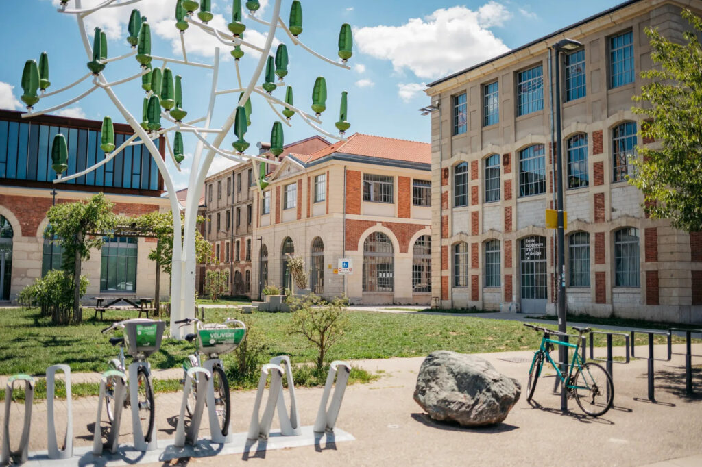Que faire à Saint-Etienne ? Visiter la Cité du design