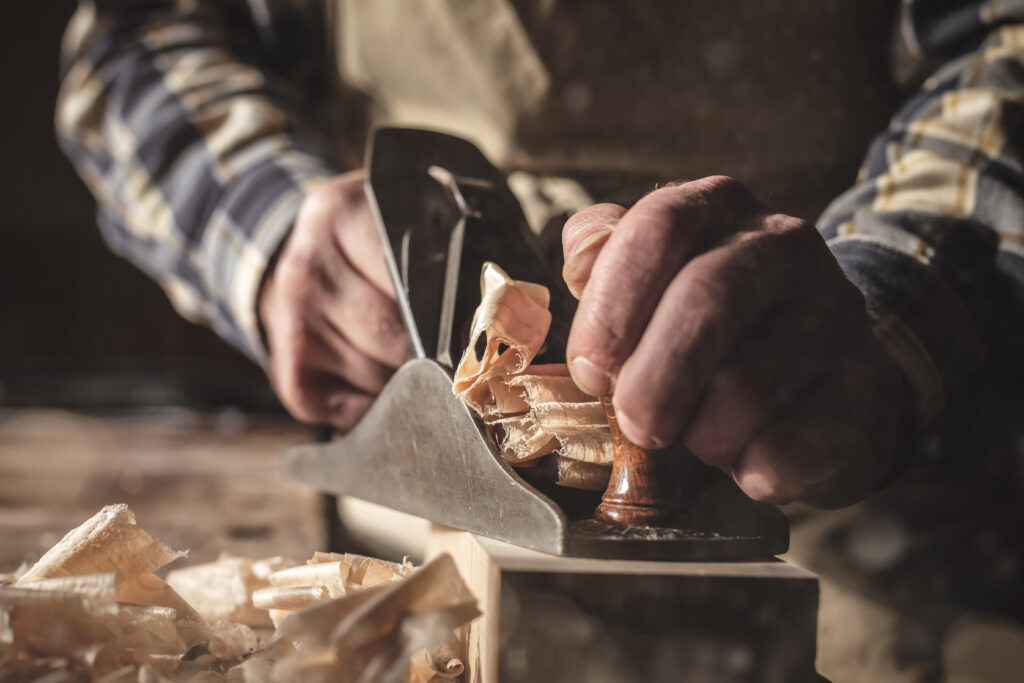 Participer à une formation sur le bois
