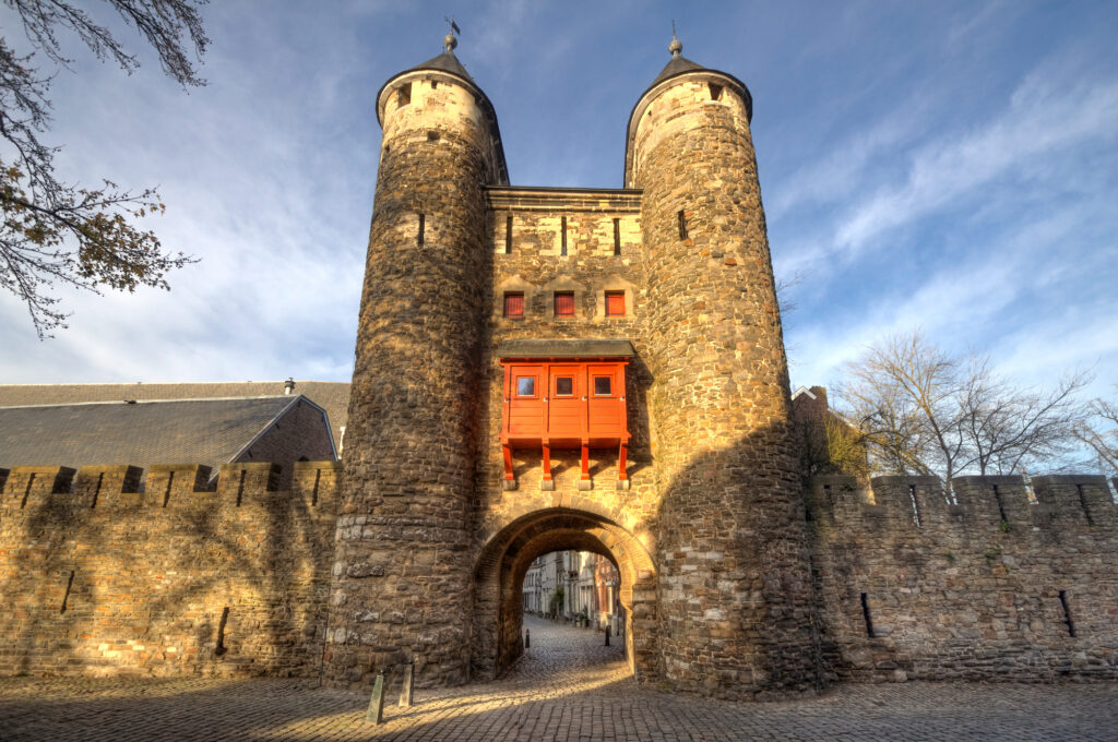 Que faire à Maastricht ? Passer la Helpoort