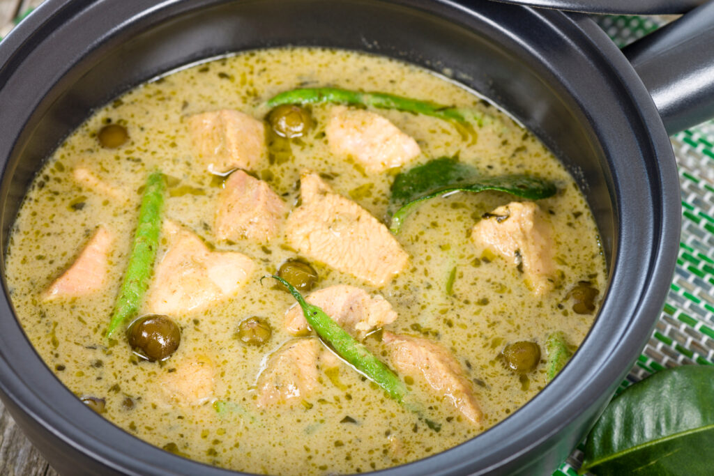 Curry vert l'une des spécialités culinaires en thaïlande