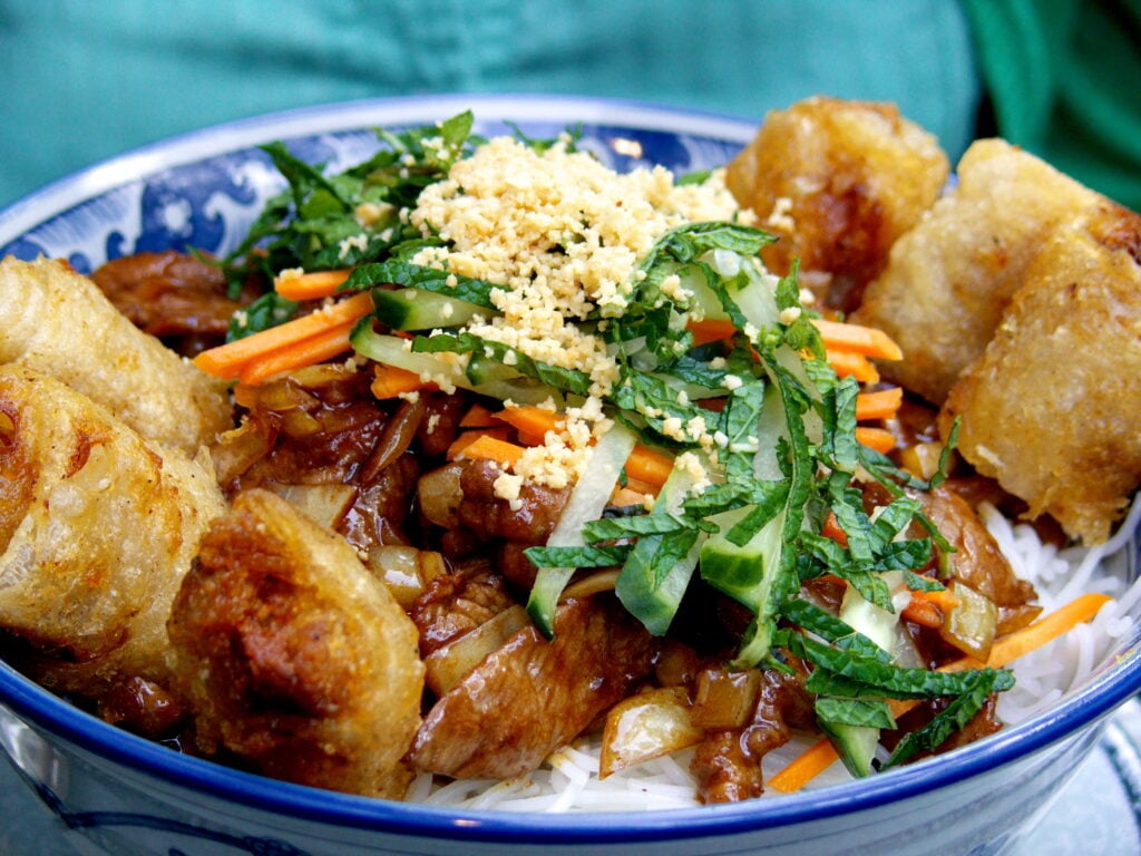 bo bun spécialités culinaires vietnamiennes
