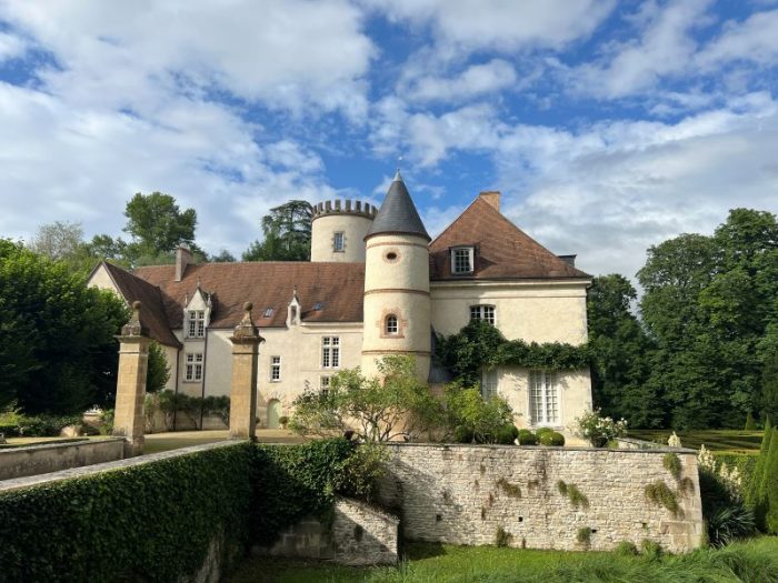 Visiter le château de Pesselières