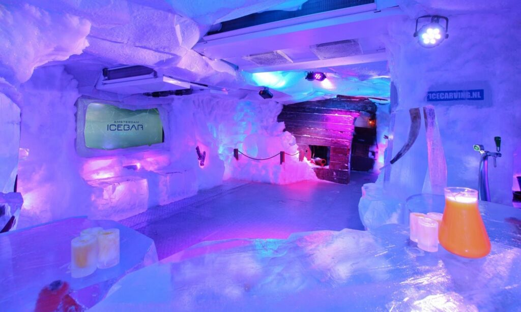 Que faire à Amsterdam à Noël ? Boire un verre au Icebar