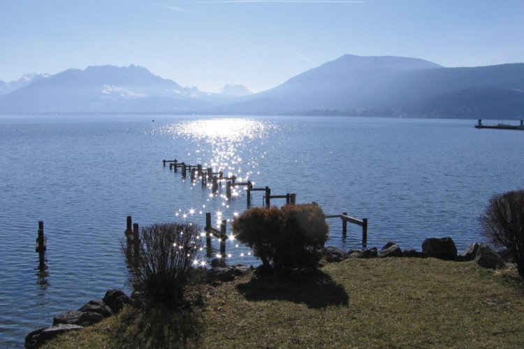 Le lac d'Annecy. - © Régis BRUGERE