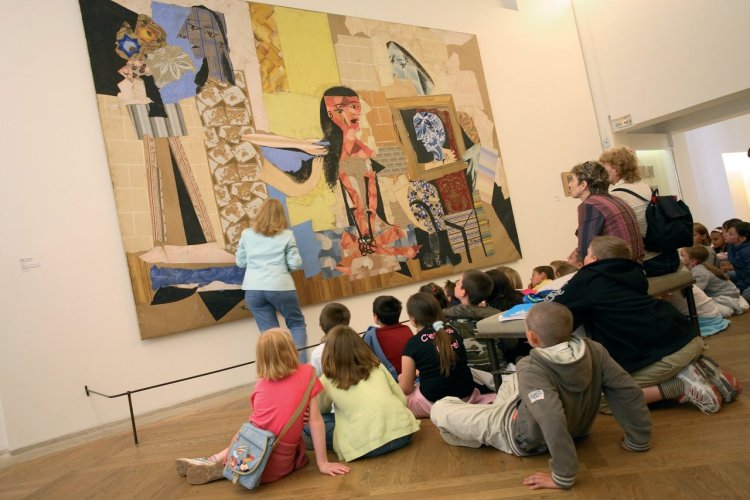 Une classe d'enfants au musée Picasso - © Sylvain SONNET
