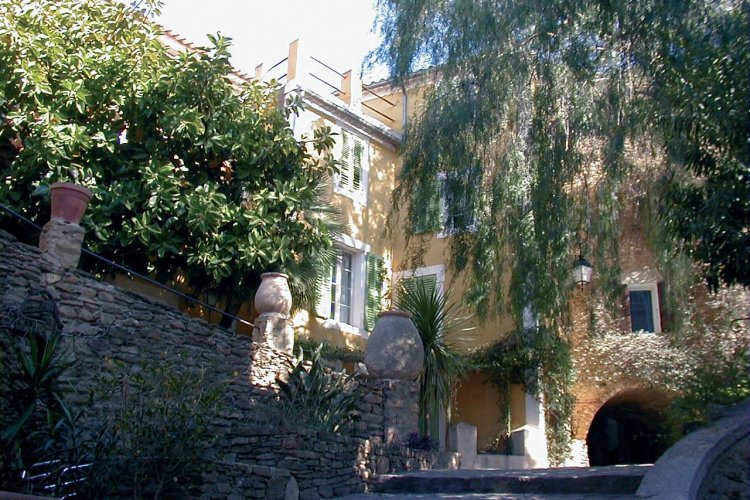 Ruelle pittoresque de Bormes-les-Mimosas - © ELODIE.PAUWELS - XILOPIX