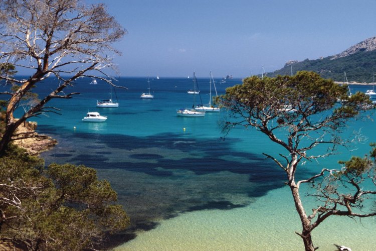 Calanques des îles d'or - © Valéry TRILLAUD