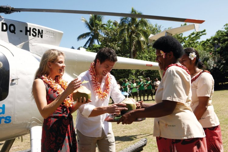 Accueil des touristes aux Yasawas Islands. - © Tourism Fiji / Chris McLennan