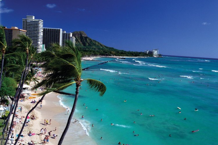 Waikiki Beach. - © HPphoto - iStockphoto