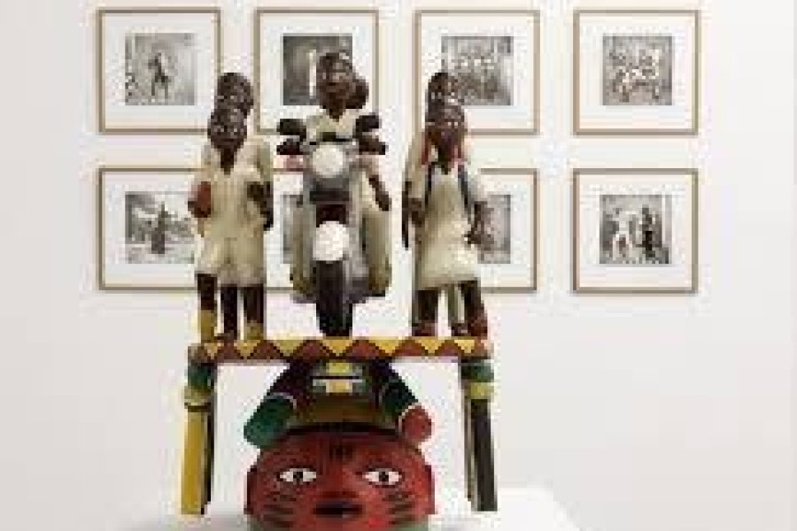 Les créations contemporaines de l'afrique subsharienne s'affichent